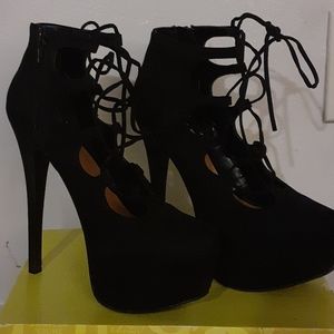 Women's shoes